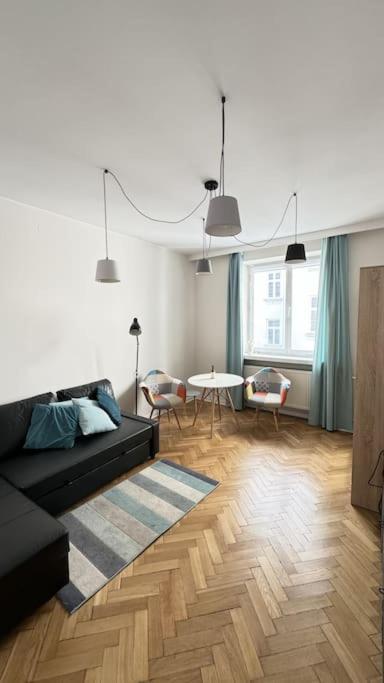 Flat In The Heart Of Lägenhet